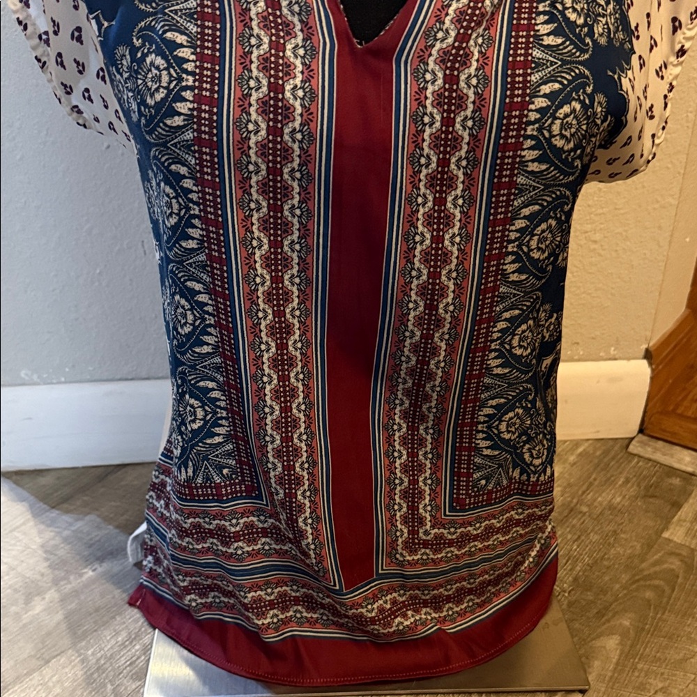Women's Multicolor Patterned Top - Picture 3 of 12